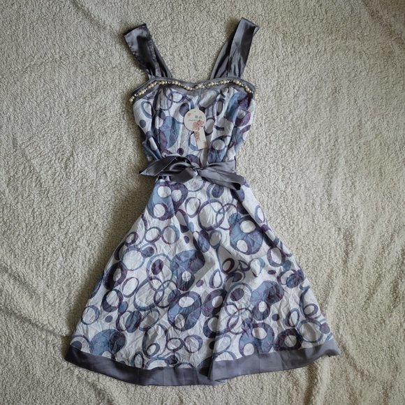 Sparkly Circle Pattern w Pearl Detail Dress - Picture 1 of 6